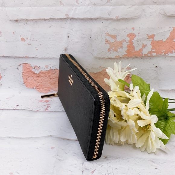 ❗️SALE❗️Kate Spade Lacey Cameron Street Wallet - Picture 2 of 5